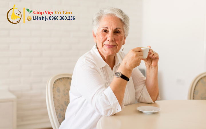 Chăm sóc người già mất trí nhớ và các hoạt động hỗ trợ.