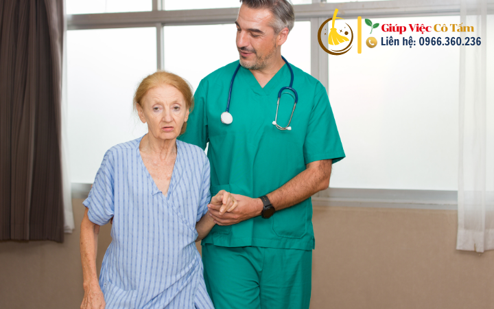 Chăm người già sống một mình cần điều kiện sống tốt.