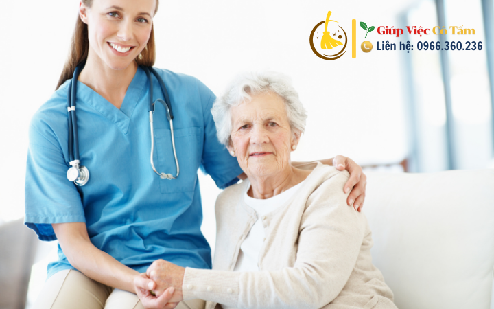 Nâng niu sức khỏe khi chăm sóc ông bà cao tuổi hàng ngày.