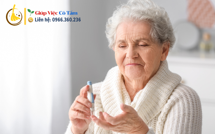 Xây dựng môi trường chăm sóc người già cô đơn lành mạnh.