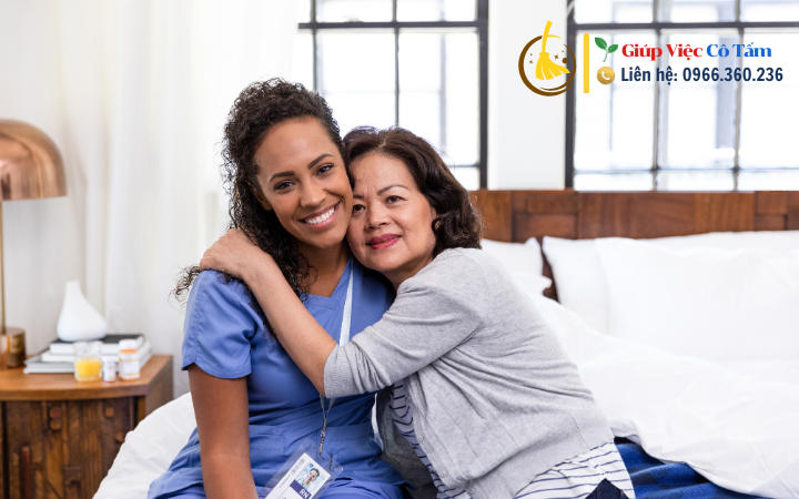 Chia sẻ kinh nghiệm chăm sóc người già tại Hà Nội.