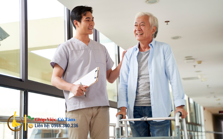 Chuyển đổi cảm xúc tiêu cực khi chăm người già khó tính.