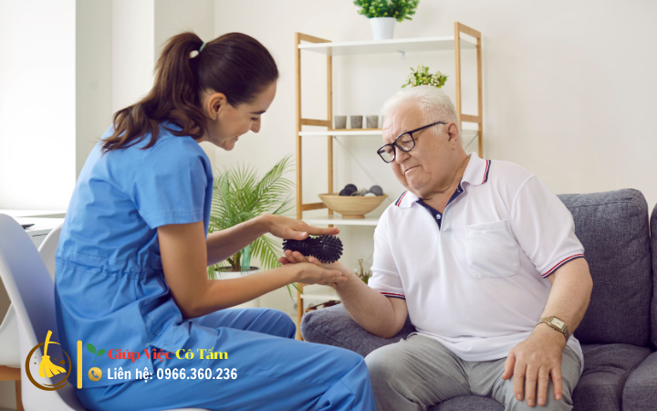 Chăm người già khó tính như thế nào cho hiệu quả?.