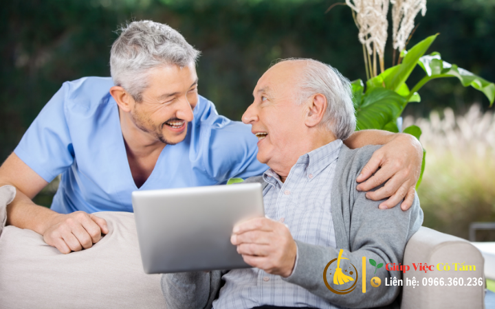 Làm gì khi người già khó tính không hợp tác?.