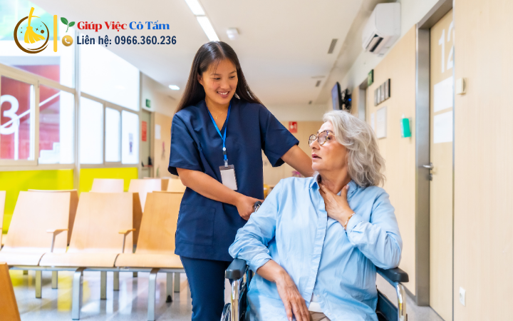 Chăm người già yếu khó đi lại bằng những bí quyết hiệu quả.