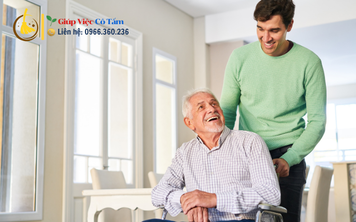 Chăm người già yếu khó đi lại với những hoạt động bổ ích.