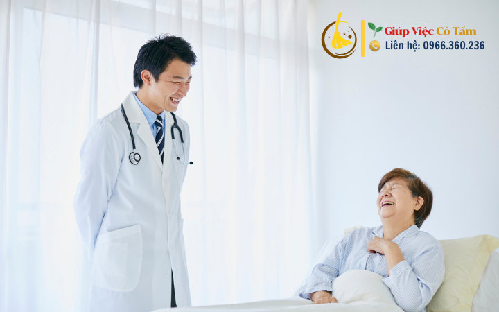 Chăm người bệnh cần phục hồi sức khỏe tại cơ sở y tế