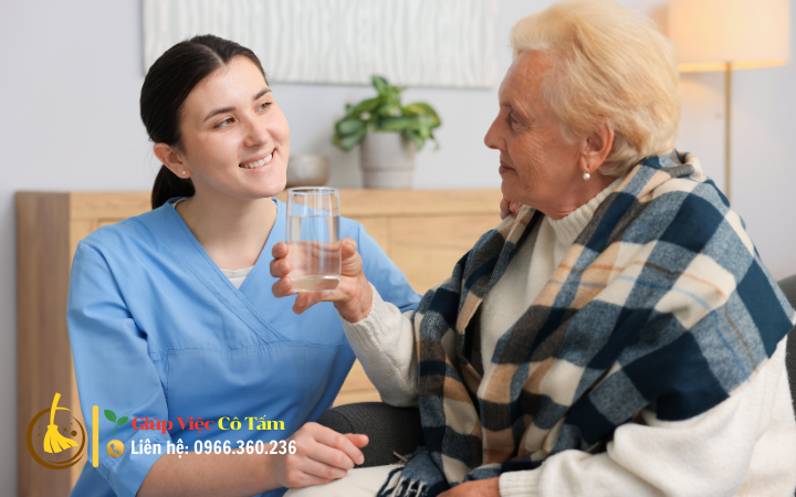 Hướng dẫn chăm sóc người ốm tại gia đình an toàn.