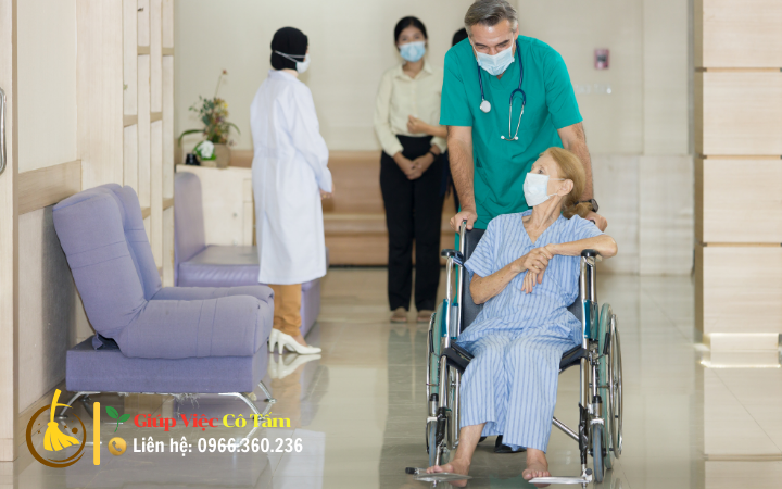 Phát triển đội ngũ trong dịch vụ chăm sóc người bệnh cao tuổi.