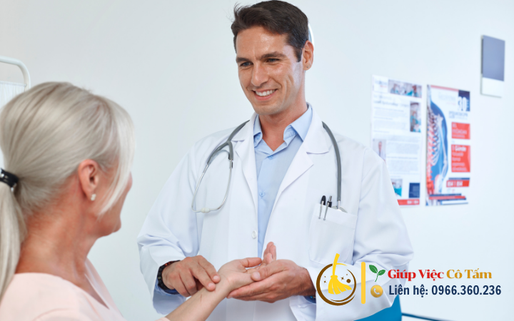Giúp chăm sóc người bệnh huyết áp cao đúng cách.