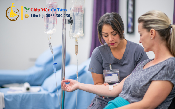 Chăm sóc người bệnh sau phẫu thuật cần sự quan tâm đặc biệt.
