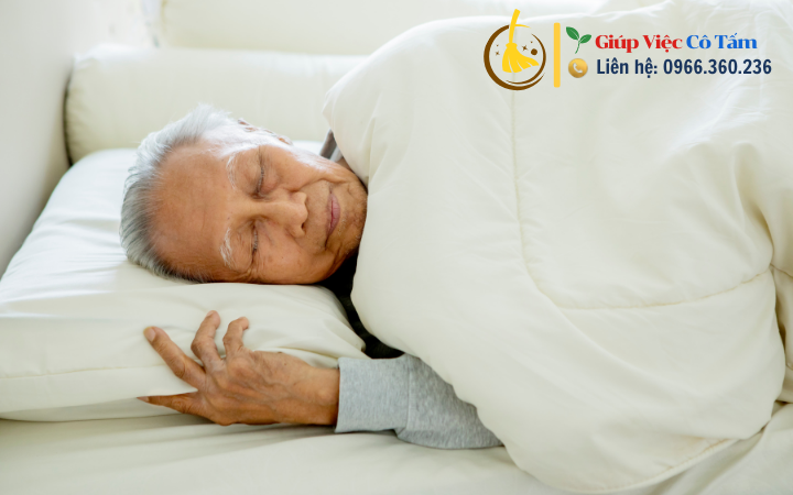 Cải thiện đời sống chăm sóc người già liệt giường.