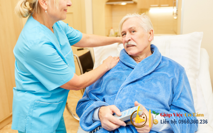 Chăm sóc người già liệt giường, đừng bỏ qua điều gì.
