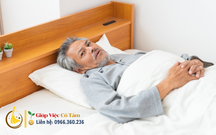 Hướng dẫn chăm sóc người già liệt giường đơn giản.