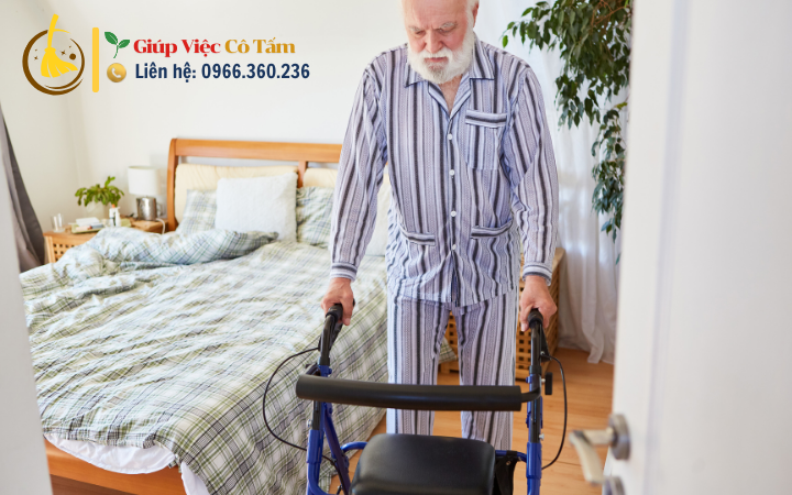 Đảm bảo sức khỏe trong chăm sóc người già liệt giường.