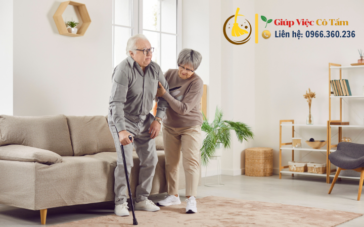 Làm gì khi đối diện nỗi sợ chăm sóc ông bà già.