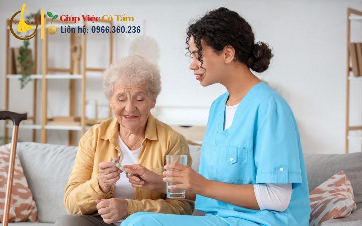 Giúp gia đình đối mặt nỗi sợ chăm sóc ông bà già.