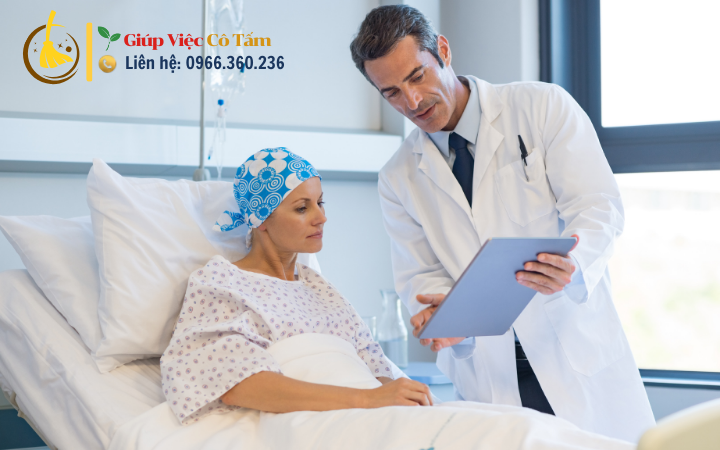 Nâng cao chất lượng sống qua chăm sóc người già bị xương khớp.