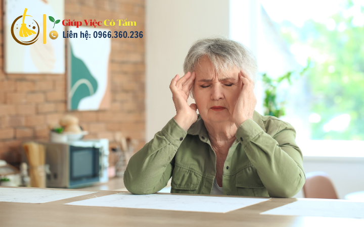 Chăm sóc người già đãng trí tăng cường sức khỏe tâm lý.