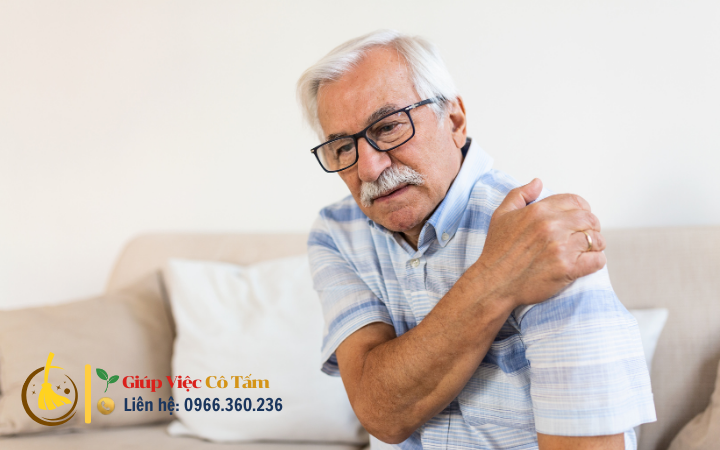 Chăm sóc người già bị thiếu máu hiệu quả với dinh dưỡng.