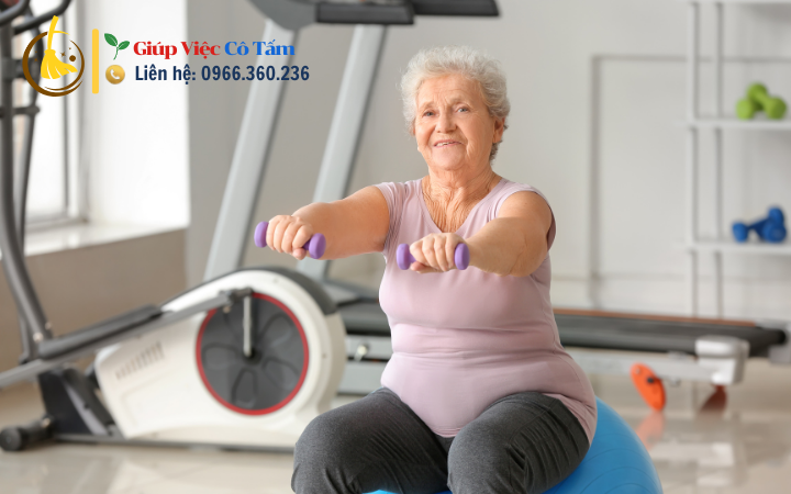 Chăm sóc người già bị thiếu máu bằng thảo dược tự nhiên.