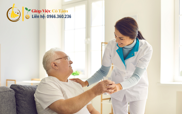 Điều dưỡng chăm sóc người già và những điều cần biết.