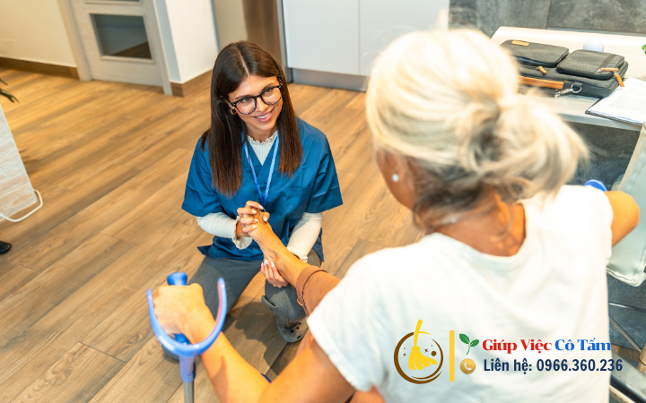 Hỗ trợ tinh thần người già với điều dưỡng chăm sóc người già.