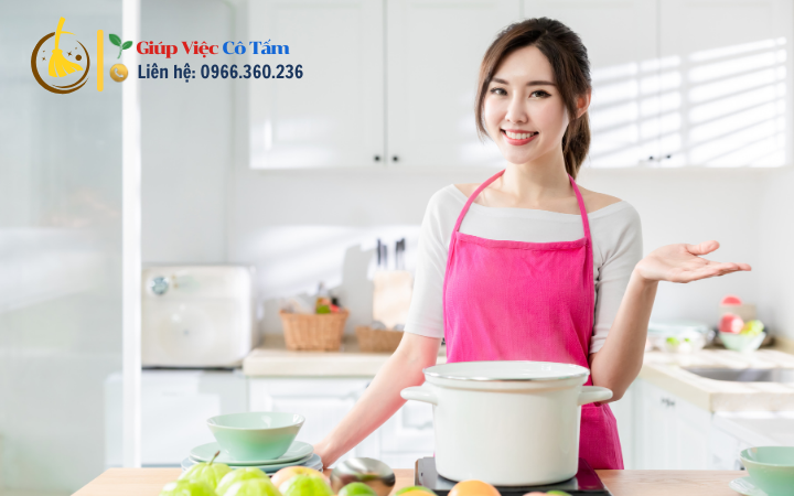 Hòa quyện gia vị trong nấu ăn gia đình.