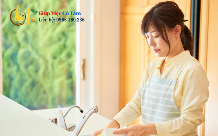 Thư giãn sau bữa ăn với rửa bát dọn bếp đơn giản