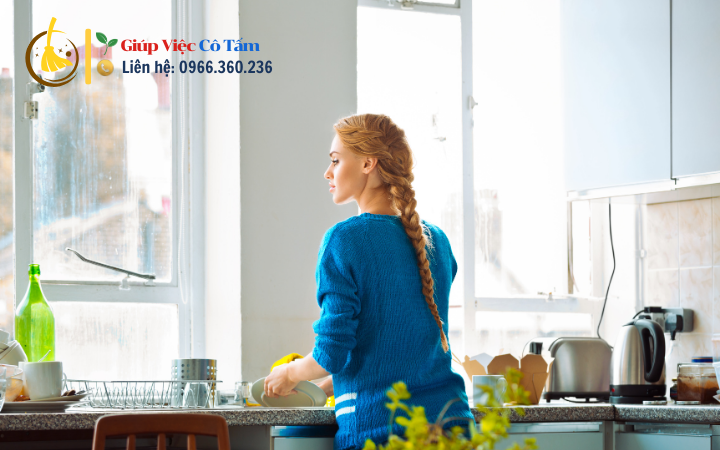 Rửa bát dọn bếp: Cách sắp xếp gọn gàng cho gia đình