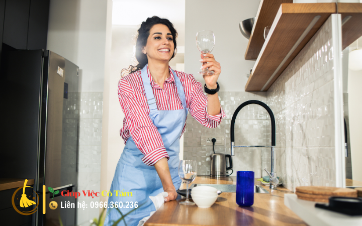 Rửa bát dọn bếp: Bí quyết duy trì vệ sinh an toàn thực phẩm.
