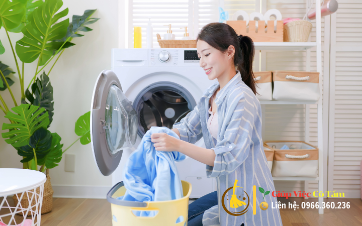 Làm sạch không gian với phơi đồ gấp quần áo hợp lý.