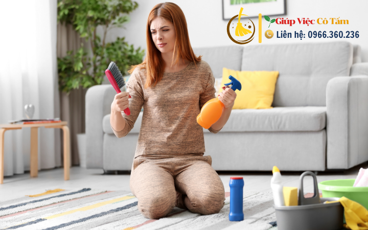 Thay đổi không khí ngôi nhà với dọn dẹp phòng khách.