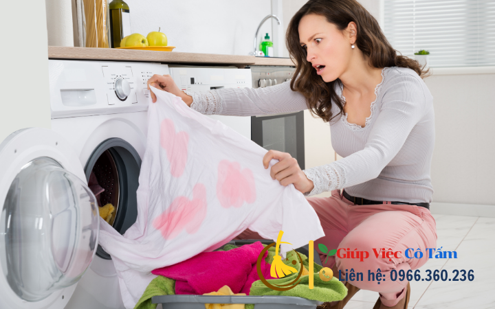 Đơn giản hóa việc tẩy vết bẩn quần áo với những mẹo vặt