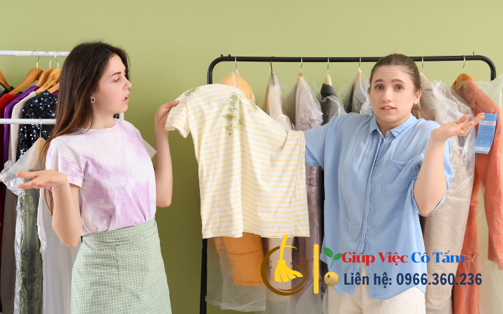 Cháy bỏng cảm hứng khi tẩy vết bẩn quần áo cho gia đình.