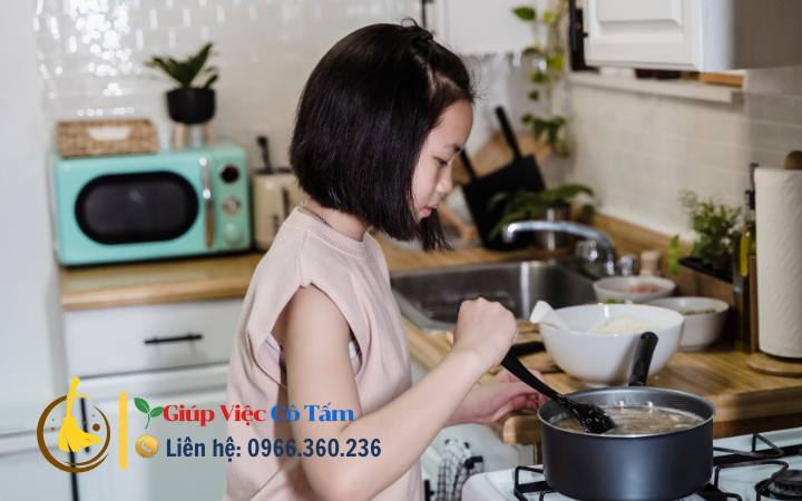 Tiết kiệm không gian với sắp xếp tủ bếp ngăn nắp