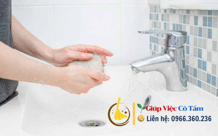 Thử ngay mẹo cọ bồn rửa mặt an toàn cho sức khỏe.